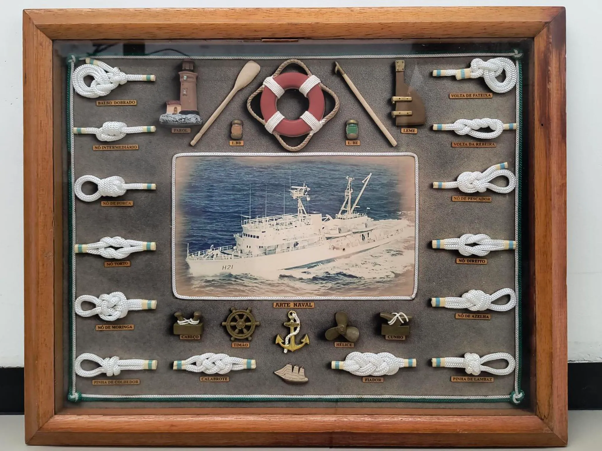 Quadro doado pelo capitão Estevão Centurião alusivo ao navio Sirius que realizou os estudos na costa do Ceará para a construção do Porto do Pecém.
