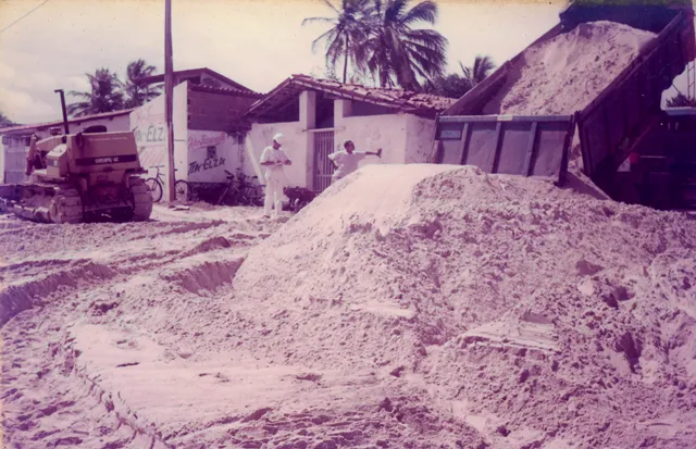 1998 - Obras de contenção devido a ressaca e avanço do mar