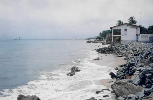 1998 - Registros de ressaca e avanço do mar