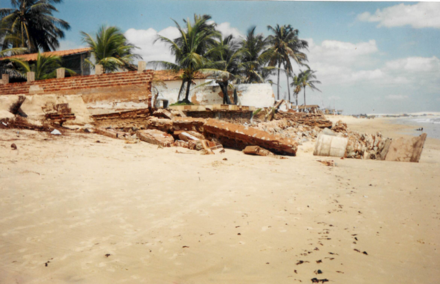 1998 - Registros de ressaca e avanço do mar
