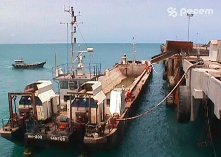 1999 - Balsa utilizada nos deslocamentos de pedras