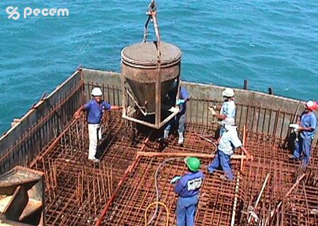 1999 - Obras de concretagem do Píer 2