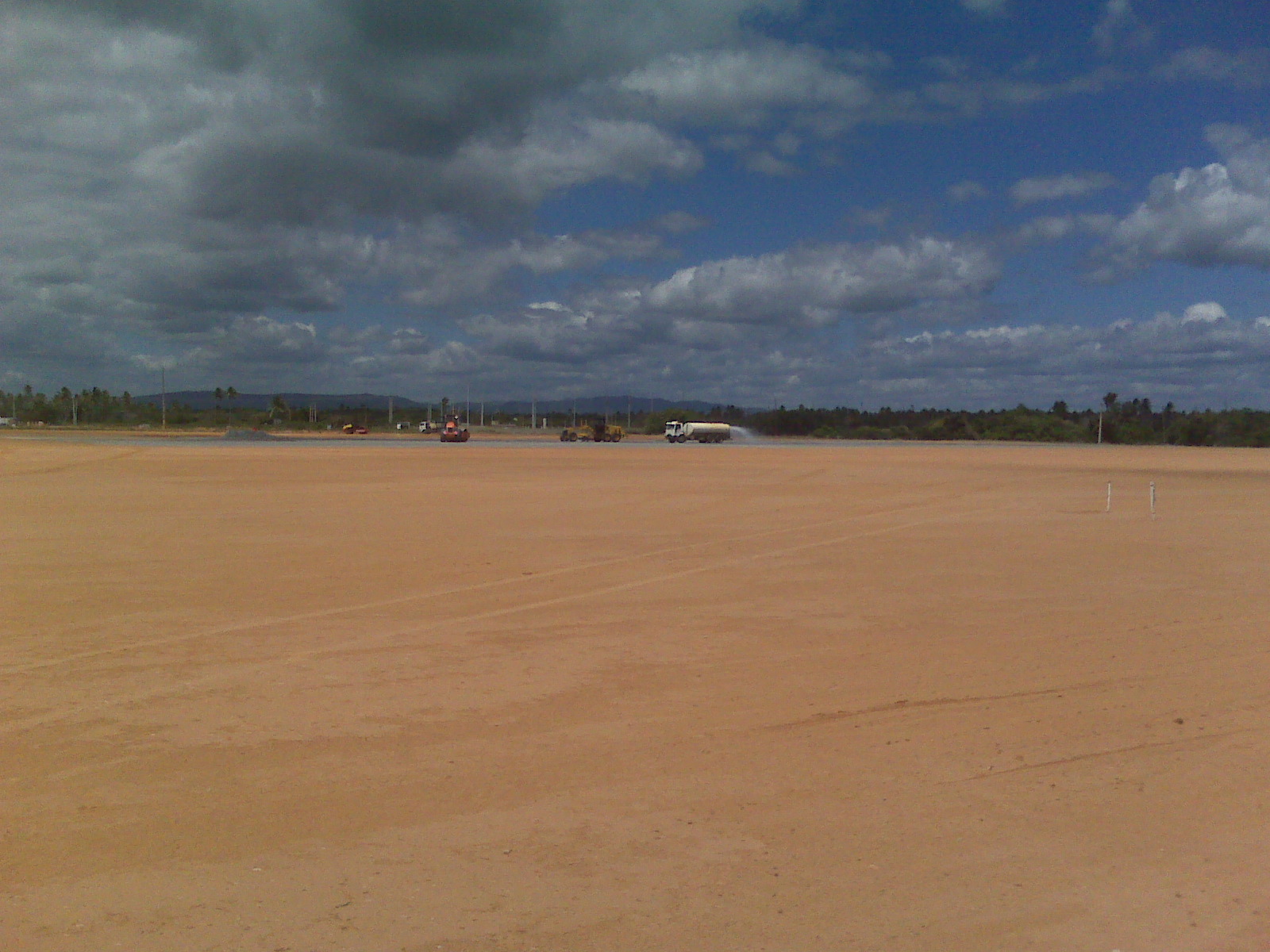 2012 – Registro do mês de junho com a terraplanagem para obra da ZPE