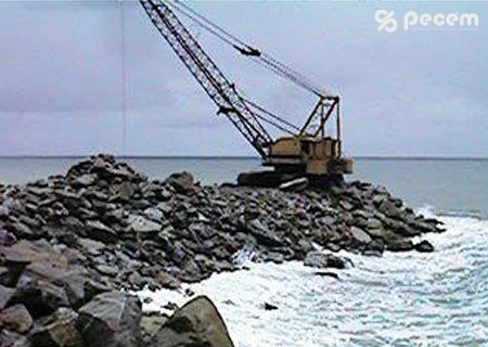 2000 - Obras de retirada do embarcadouro provisório e limpeza da faixa de praia