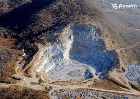 2000 - Pedreira fornecedora das pedras para construção do quebra mar