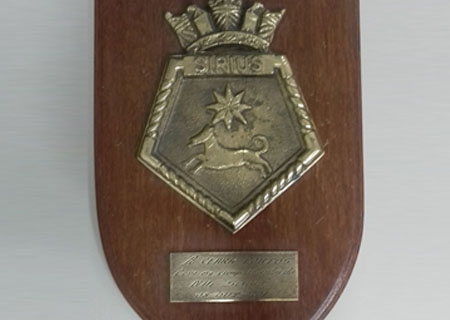 Homenagem recebida da embarcação Sirius em 08 de janeiro de 2001