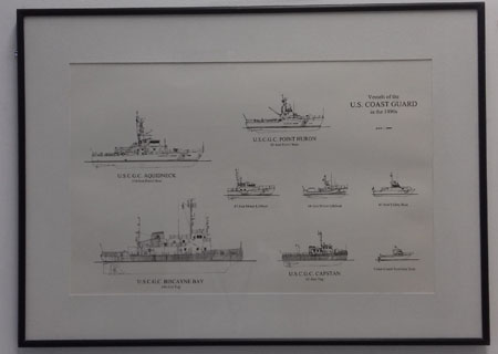 Quadro de embarcações ofertado pela Guarda Costeira Americana no ano de 2003, apresentando alguns dos modelos utilizados no apoio e salvaguarda marítima.