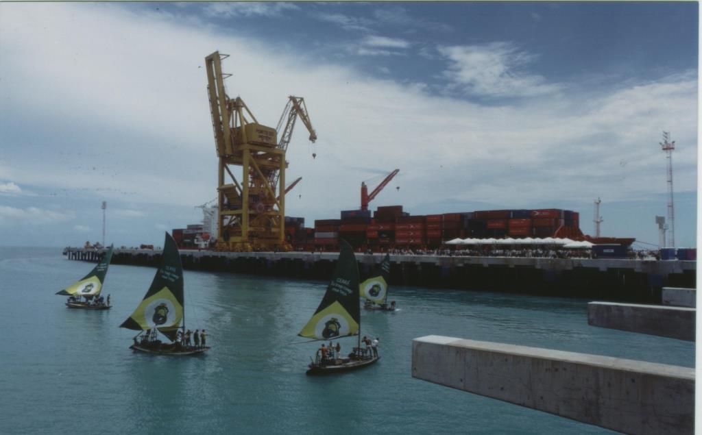 2002 - Cerimônia inauguração do Terminal Portuário do Pecém - Foto de Marcos Studart